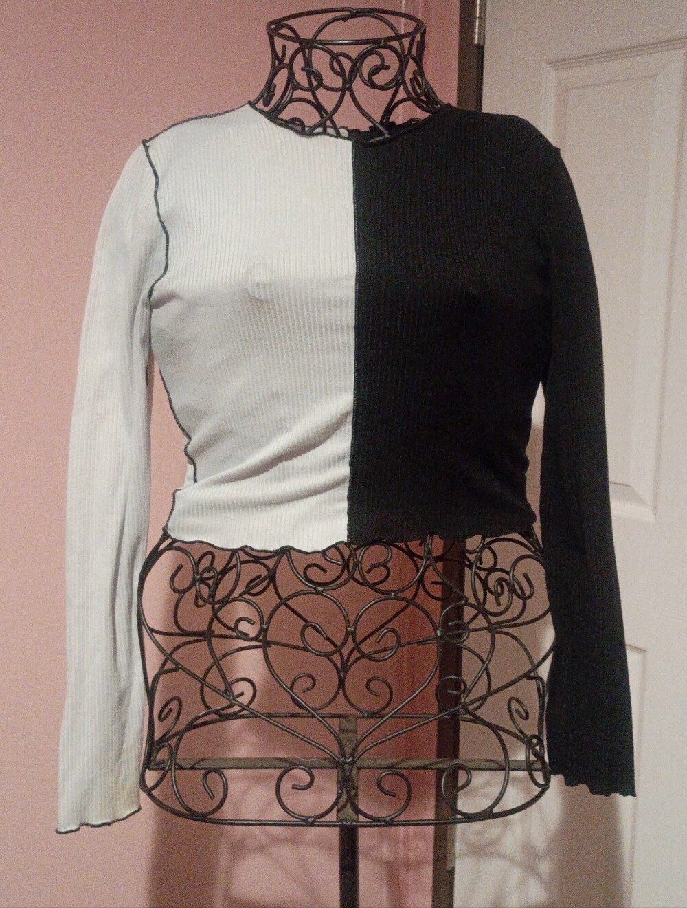 Just Polly Colorblock Split Ribbed Long-Sleeve Crop Top